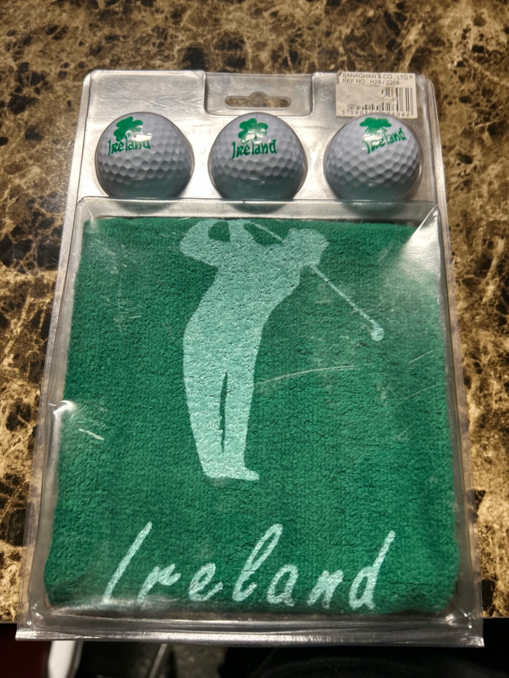 Ireland-themed golf gift set Balls And Towels Vintage New In Box